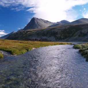Rondane, ústí řeky Store Ula do jezera Rondvatnet