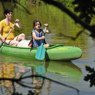 Ohři nejlépe sjedete na těchto nebo nafukovacích lodích