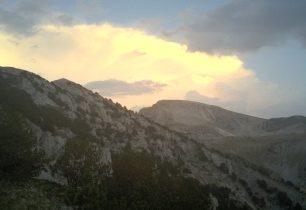 Výstup na vrchol Tomorr ve stejnojmenném albánském pohoří
