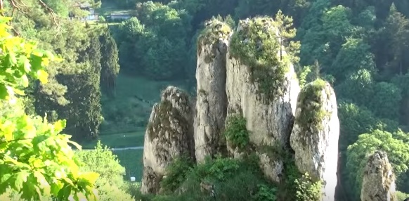 Místní vápencové věže