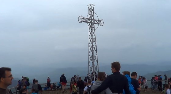 Tarnica a vrcholový kříž