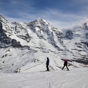 Lyžovačka ve stínu bernských velikánů, Jungfrau Ski Regioin, Švýcarsko.