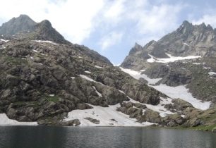 Jezero Tobavarčchili - stříbrné jezero