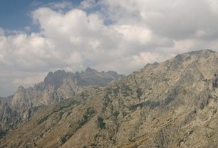 Túra vzdušnou variantou GR20 na Korsice přes vrchol Punta di I Pinzi Corbini 