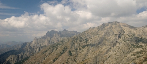 Túra vzdušnou variantou GR20 na Korsice přes vrchol Punta di I Pinzi Corbini