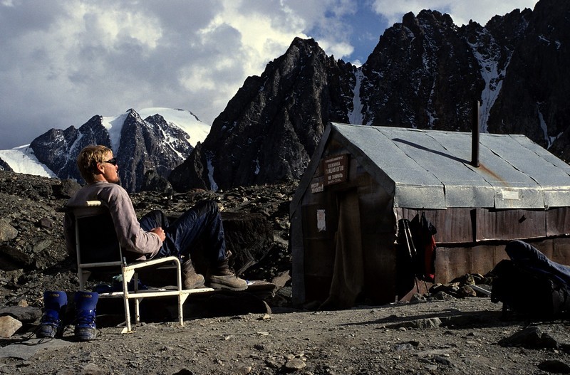 U jezera Goluboje při výstupu na vrchol Aktru v Severočujských Bělkách