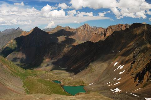 Tunkinské Golce s blankytně modrými jezery Nogon Nur