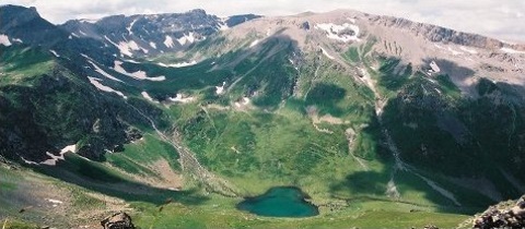 Trek Kavkazem k jezeru Kajafar a výstupem na Pik Pijoněr