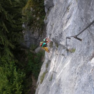 Zábavný traverz, Kaiser Joseph Klettersteig Seemauer, Hochschwabgruppe, rakouské Alpy. foto: Kateřina Dvořáková