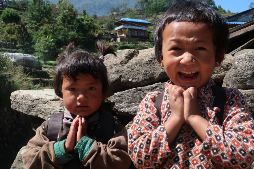 Nepálské děti rády pózují