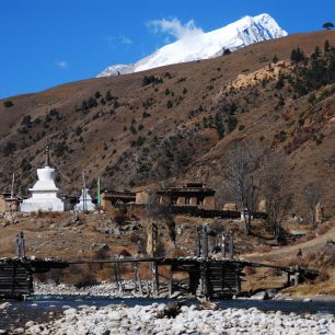 Na dohled od poslední vesničky Lenda pod Genyenem