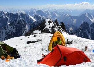 Výstup na nejvyšší vrchol Afghánistánu - Noshaq