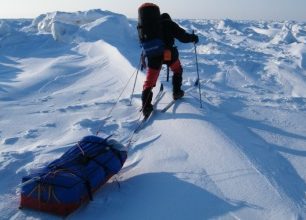 Pochod Sibiří v polárnickém stylu v blízkosti pohoří Ural
