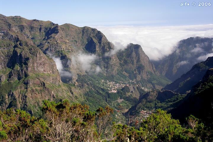 Pohled do údolí Curral das Freiras, Madeira