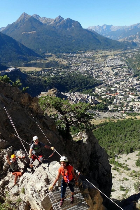 Mirka Valášková, Závěsný most Mirka Valášková, Závěsný most