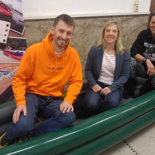 Freya a manželé Maděrovi v lodi Gumotex