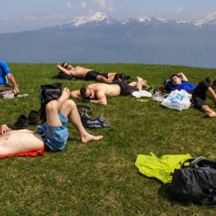Jan Konvalinka, Odpočinek na vrcholu Monte Casale - v pozadí masiv Brenty