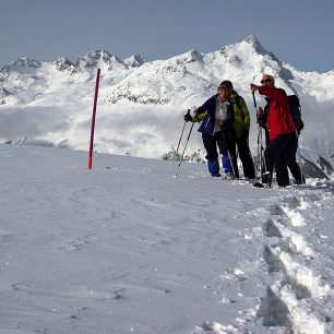 Výhledy na vrcholky obklopující údolí Engandin
