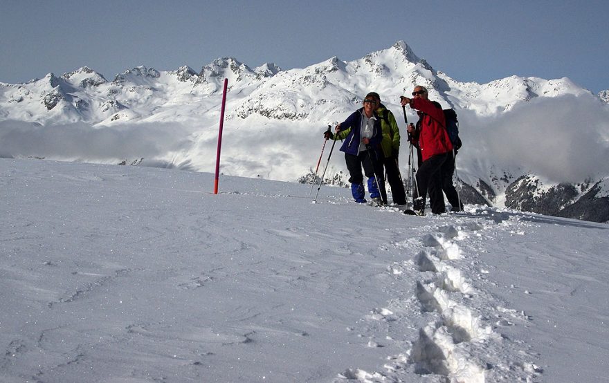 Výhledy na vrcholky obklopující údolí Engandin