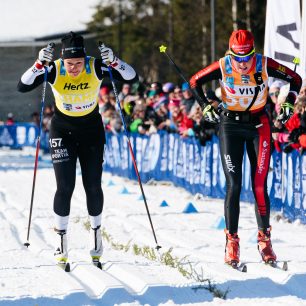 Ve finiši posledního klání VISMA Ski Classics ve Ylläs-Levi proti Britě Norgrenové